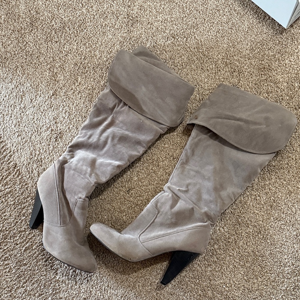 Stylish Tan Knee-High Women's Boots
